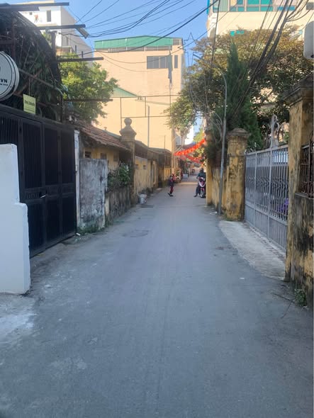 NHÀ ĐẸP TÂY HỒ  7 TẦNG  40M², SẴN Ở NGAY  THANG MÁY  Ô TÔ VÀO NHÀ  GẦN KHU ĐÔ THỊ CIPUTRA